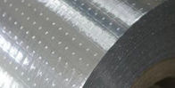 La película tejida aluminio radiante perforado de la hoja de la barrera cubre la anchura máxima 3M